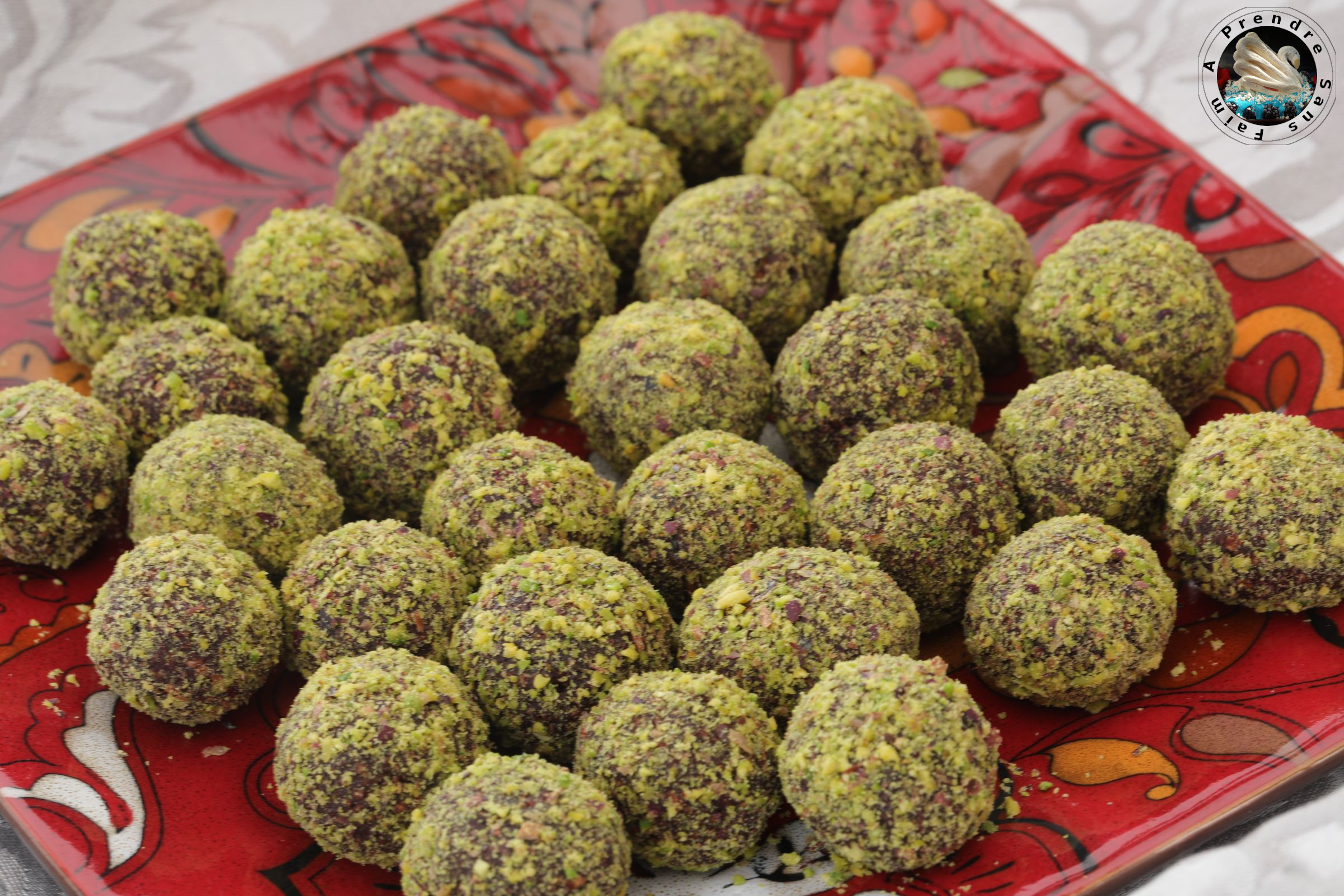 Truffes dattes banane aux pistaches (pas à pas en photos) 