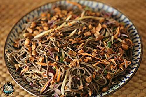 Salade soba sauce cacahuètes épicée 