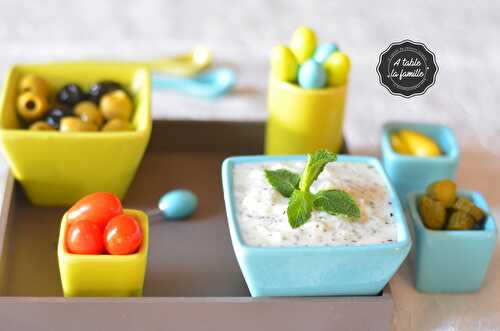 Cacik - mezzé yaourt au concombre - A Table La Famille