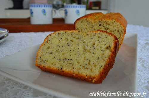 Cake au citron et graines de pavot bleu