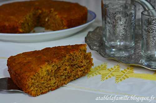 Cake aux épices, carottes et amandes