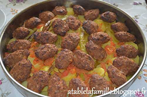 Pommes de terre et boulettes de viande au four - Firinda patates ve köfte