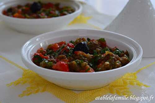 Salade d'aubergines et poivrons rouges grillés