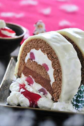 Bûche de Noël Façon Forêt Noire à la Gelée de Groseilles