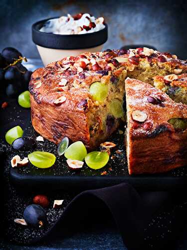 Gâteau d’automne aux raisins et noisettes