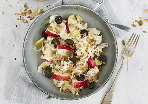 Salade d’endives au fromage, saveur graines et oignons frits