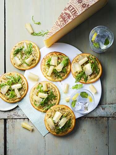 Pizzettes au caviar d’artichaut, roquette et rebibes de l’Etivaz AOP