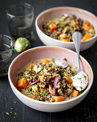 Curry vert de lentilles vertes, champignons de Paris, butternut et coriandre