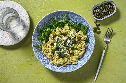 Risotto au pesto & chèvre frais avec de la roquette et du citron