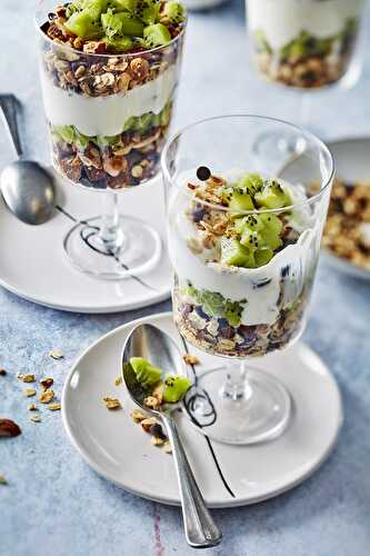 Verrine fromage blanc, kiwi et granola maison