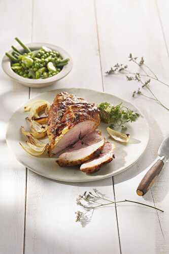 Épaule de veau confite, marinade au yaourt et curry sauvage, condiment cerfeuil et amande