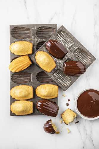 Madeleines en coque de chocolat noir