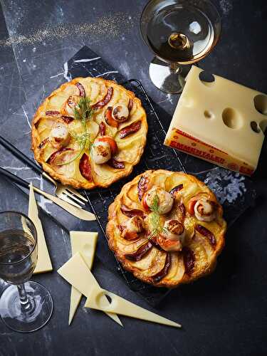 Tartelette fine de pommes de terre, chorizo et Saint-Jacques à l’Emmentaler AOP Suisse