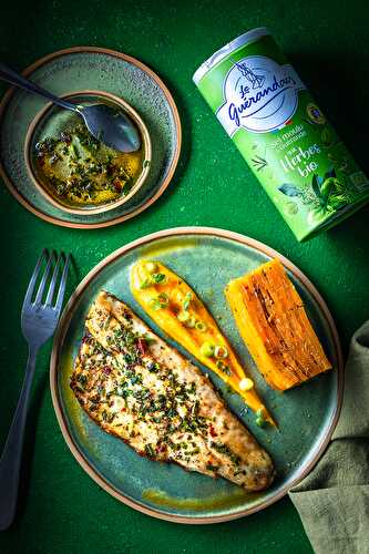 Filet de bar mariné au sel moulu de Guérande aux herbes Bio le Guérandais, mille-feuille de butternut et mousseline de courge