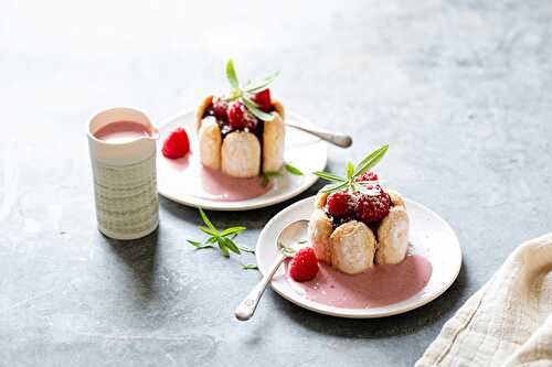 Mini charlottes à la mousse au chocolat, coulis de framboises à la crème anglaise