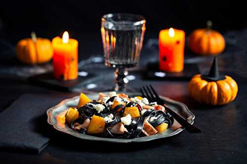 Tagliatelles noires au potiron et à la bûchette de chèvre