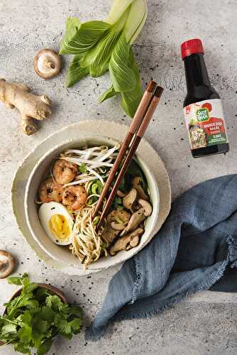 Bowl ramen aux crevettes et petits légumes