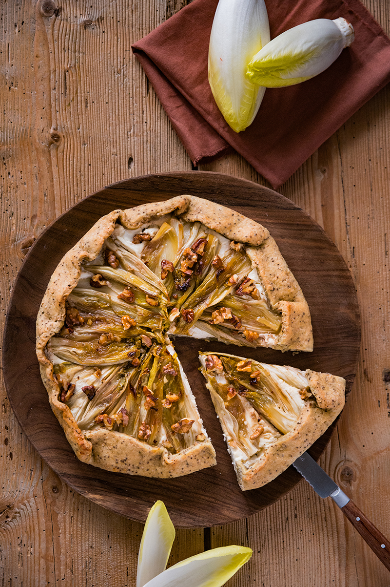 Tarte rustique aux endives et chèvre frais