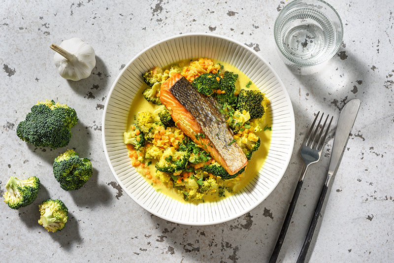 Poêlée de lentilles au saumon & brocoli