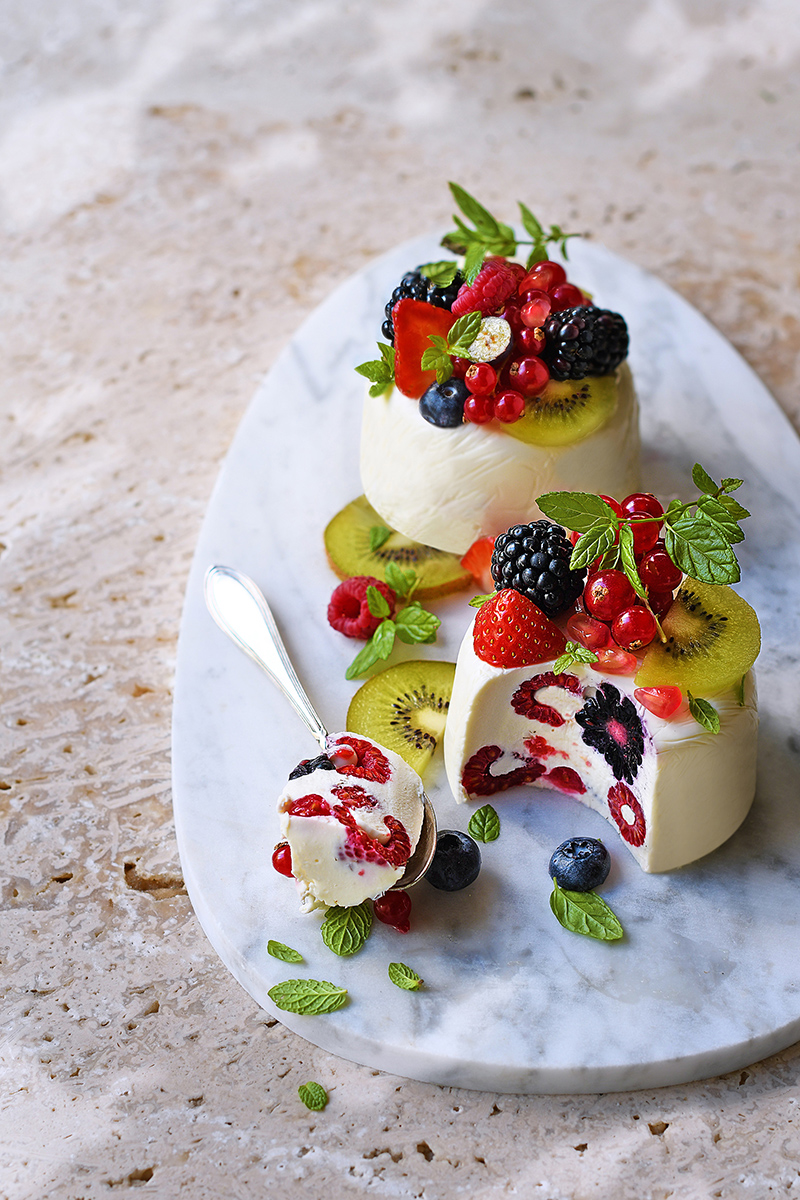 Dômes aux fruits rouges et fromage frais