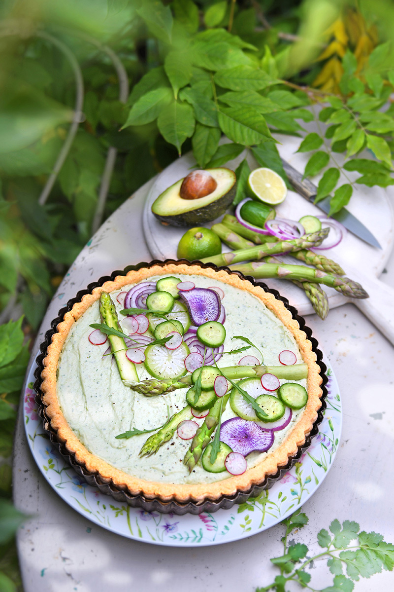 Tarte avocat, légumes de printemps