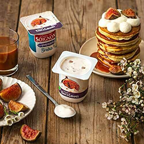 Pancakes au yaourt figue & caramel, crème montée et figues rôties