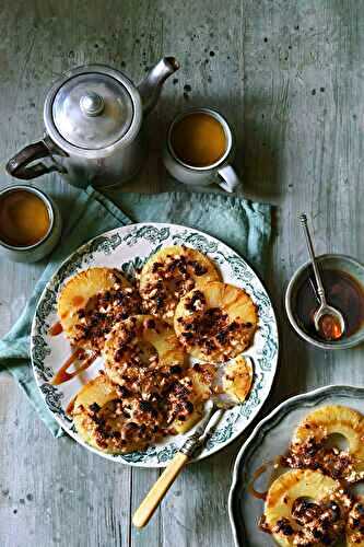 Crumble d’ananas rôti caramel vanillé et beurre salé