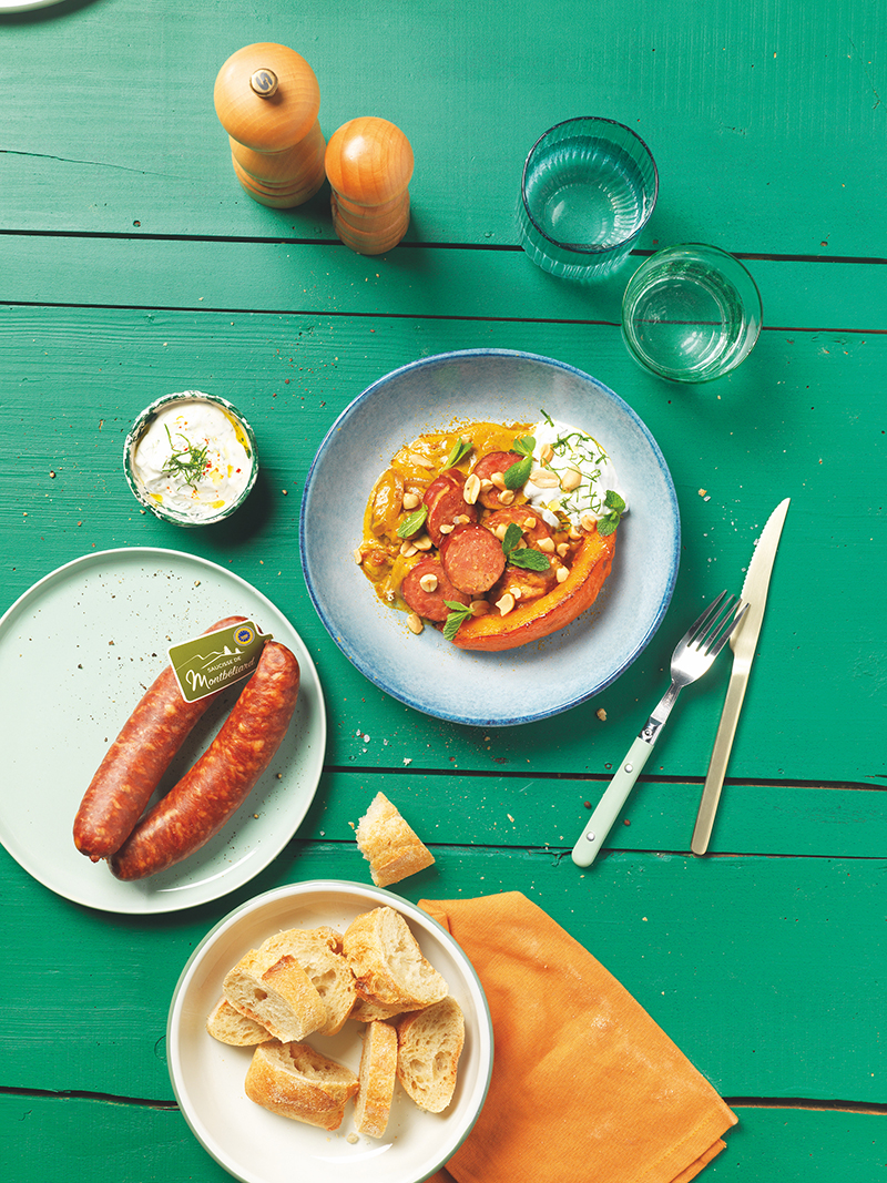 Curry de Saucisse de Montbéliard IGP, potimarron rôti, yaourt menthe-citron vert et cacahuètes