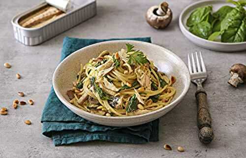 Spaghettis aux épinards et maquereaux en conserve