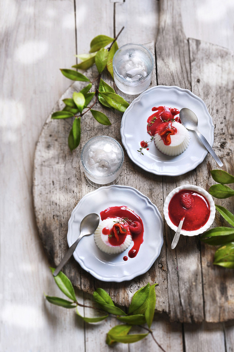Blanc manger au coulis de poivron et framboise