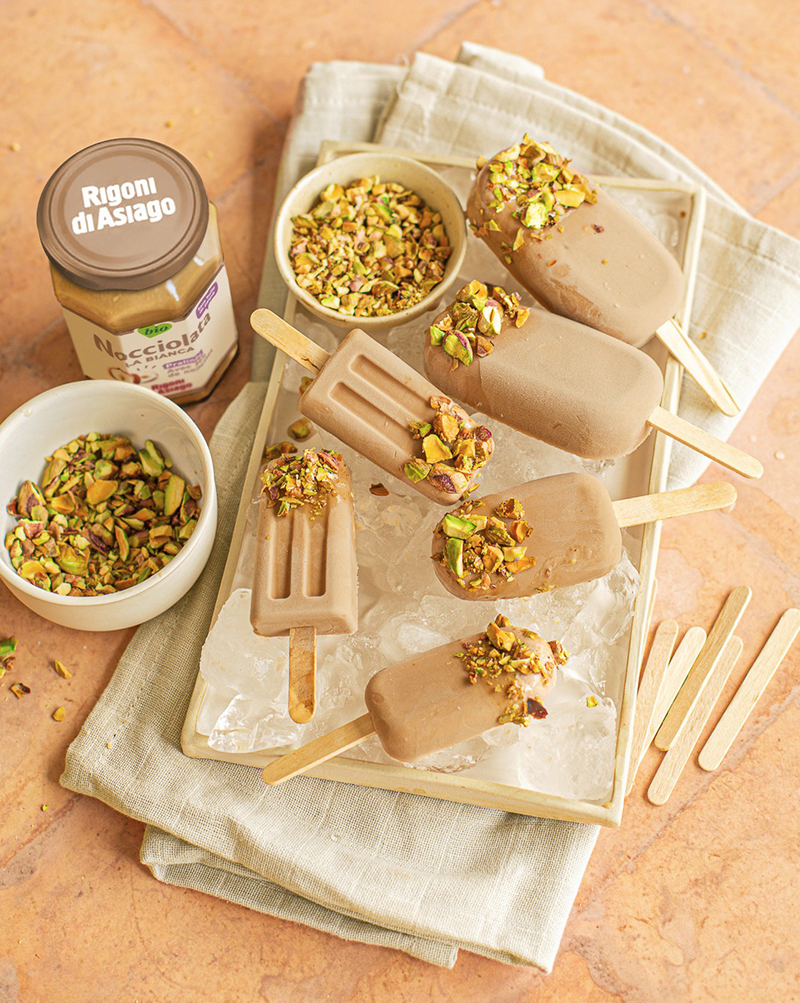 Glace à la Nocciolata et Éclats de Pistache