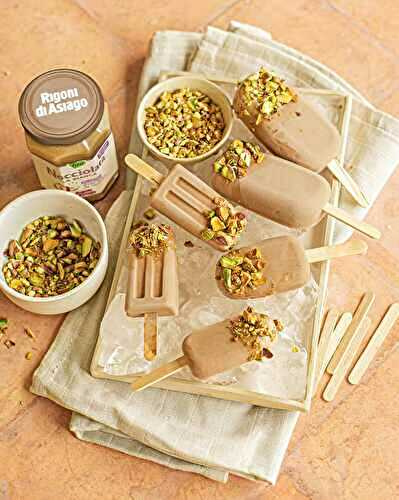 Glace à la Nocciolata et Éclats de Pistache