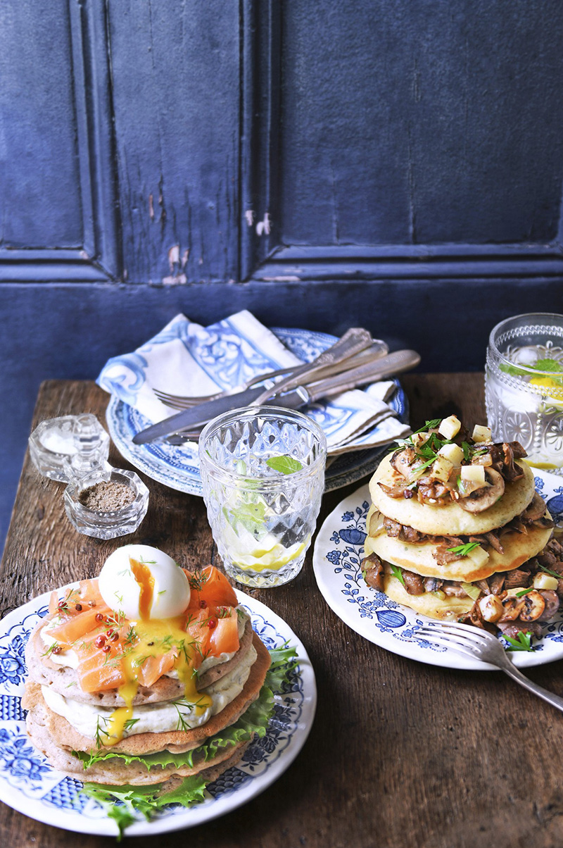 Pancakes au saumon et crème d’aneth et aux champignons-châtaignes et Comté