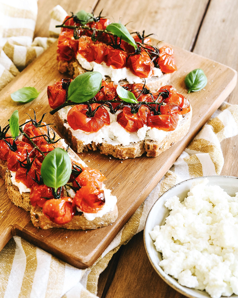 Bruschettas aux tomates confites et Brocciu AOP