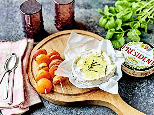 Camembert au barbecue aux fruits frais rôtis