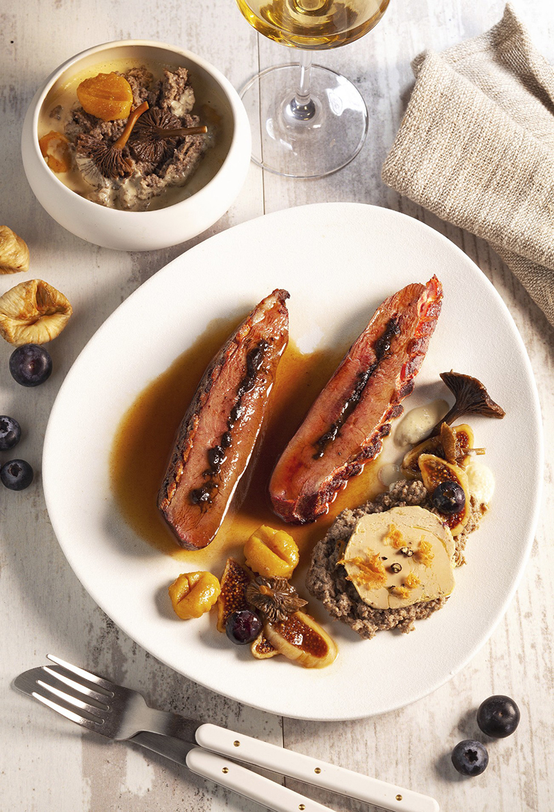 Magret à l’ail noir, émulsion de Foie Gras et garniture automnale