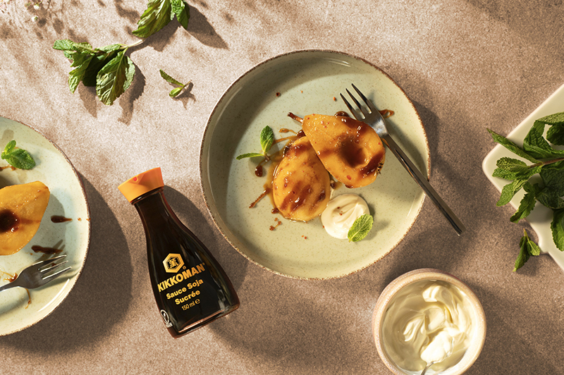 Poires pochées au soja et au gingembre