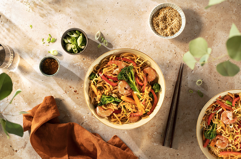 Sauté de nouilles soba aux crevettes & légumes