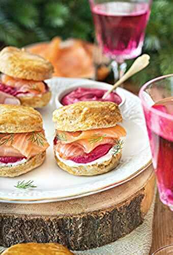 Scones salés au saumon fumé, betterave et fromage frais