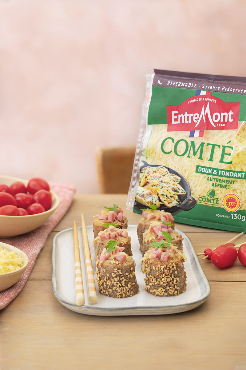 Rouleaux de crêpes au sarrasin au Râpé Comté Entremont, jambon et ciboulette