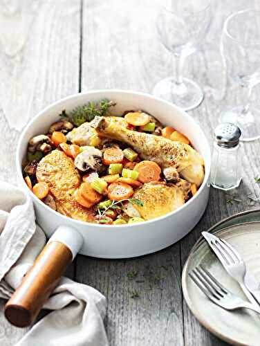 Fricassée de poulet, légumes et champignons