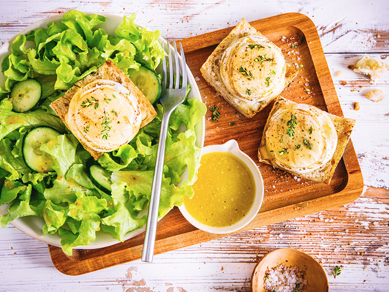 Toasts de chèvre chaud et salade verte