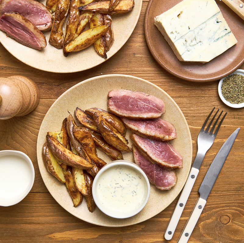 Filet de canard Français, pommes de terre & sauce Gorgonzola