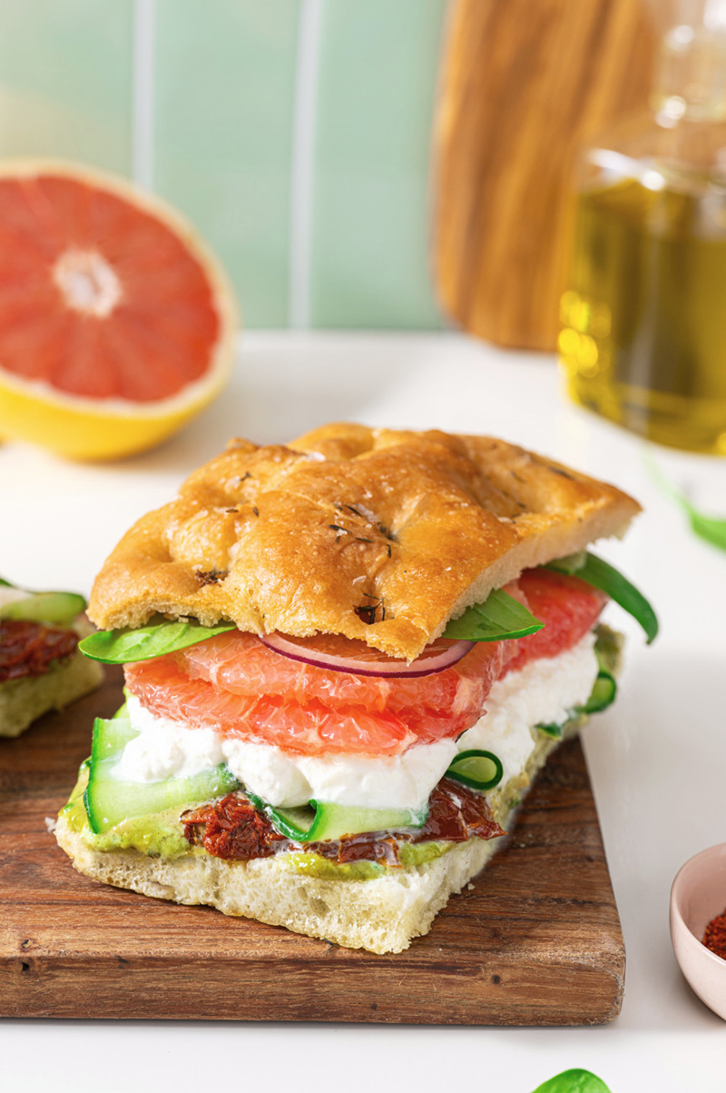 Veggie sandwich focaccia au Pamplemousse Rose de Floride