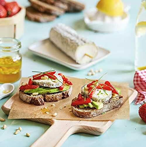 Tartine de Sainte-Maure de Touraine AOP, fraises et avocat