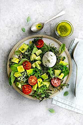 Salade verte avocat et mini burrata