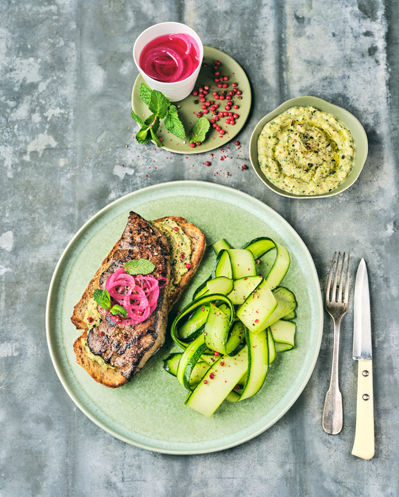 Tranches de foie de veau juste snackées