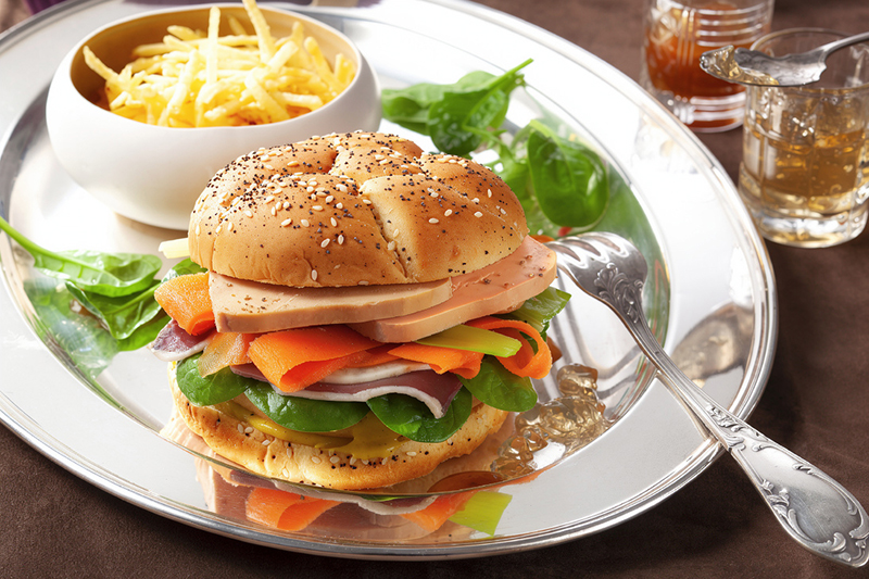 Burger au Foie Gras mi-cuit et Magret séché