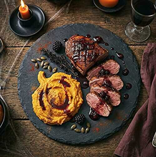Magret de canard laqué à la mûre et son volcan de potimarron