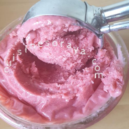 Sorbet à la fraise sans sorbetière et avec 3 ingrédients!